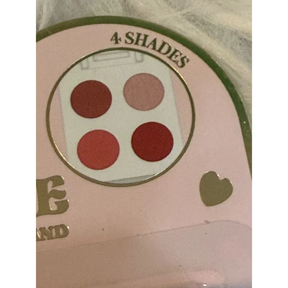 Disney Alice in Wonderland Queen of Hearts Lip Gloss Palette 4 Shades Vanilla